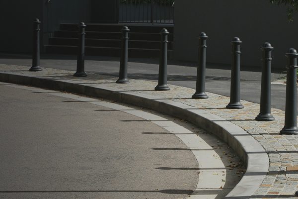 Bollard Patok Pembatas Jalan Antik