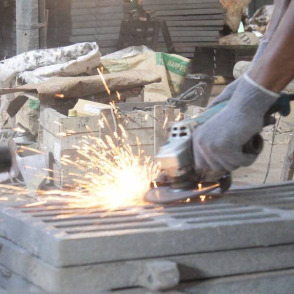 Grill saringan air jalan