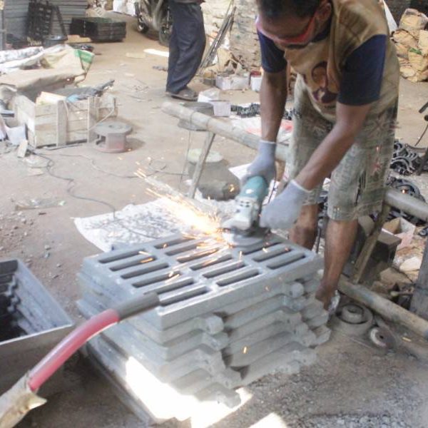 Grill saringan air jalan