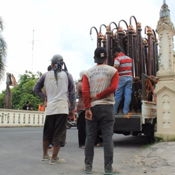 Proyek tiang lampu antik