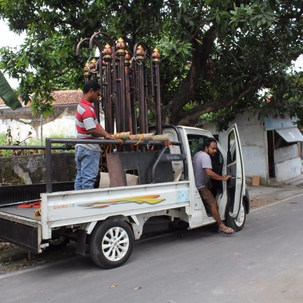Proyek tiang lampu antik