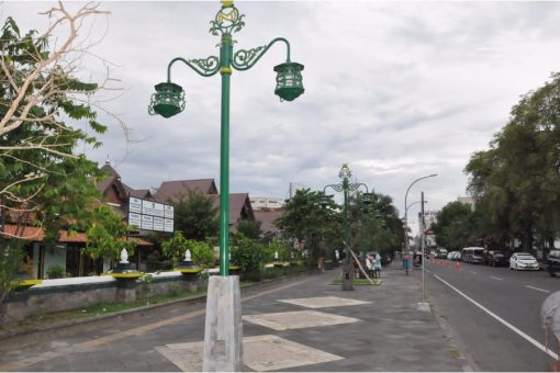 tiang-lampu-taman-antik-psl (4) tiang lampu pju jalan antik