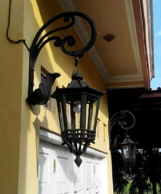Lampu dinding antik