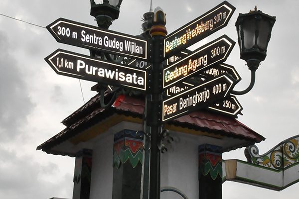 tiang-penunjuk-arah-jogja-13