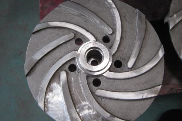 Impeller adalah komponen yang berputar dari pompa sentrifugal yang berfungsi untuk mentransfer energi dari motor dengan mempercepat cairan keluar dari pusat suatu rotasi