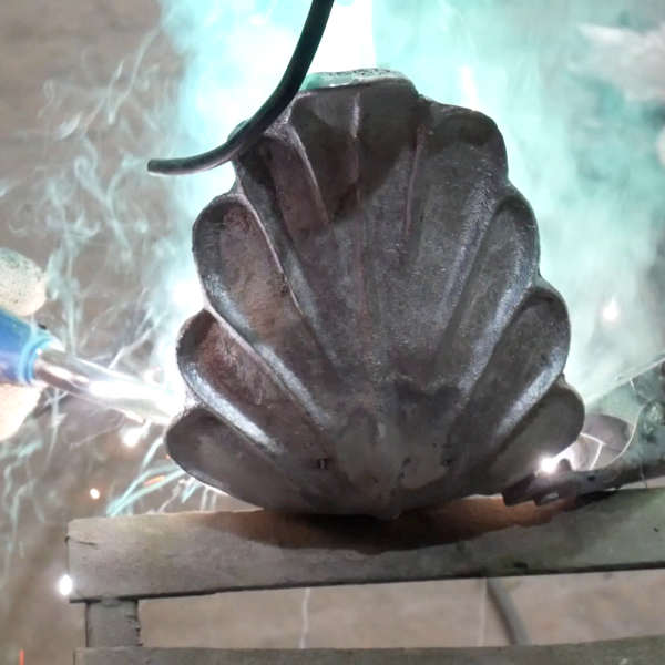 Assembiling tiang lampu