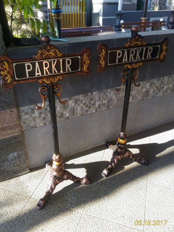 Papan nama mamahke jogja