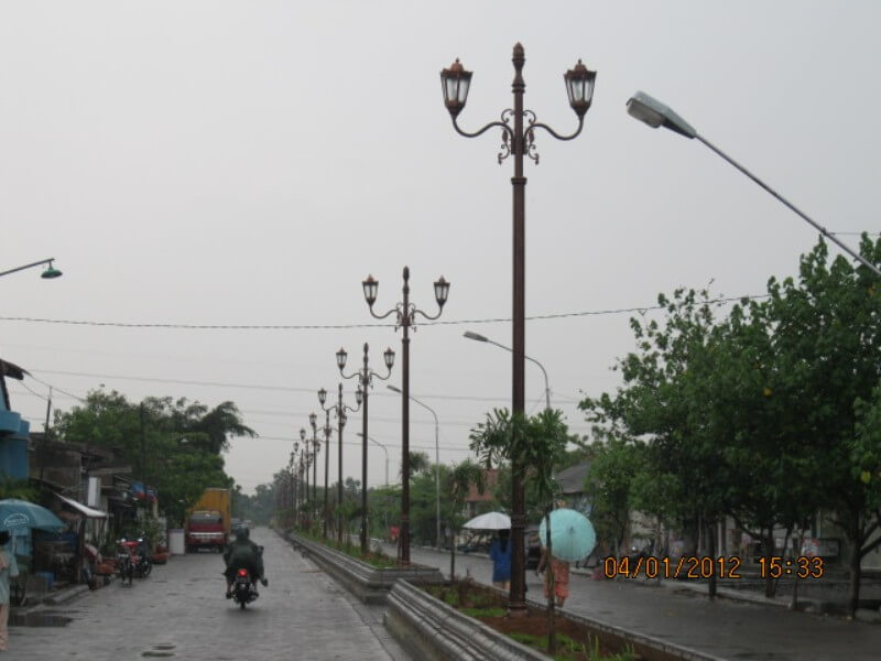 Tiang pju semarang