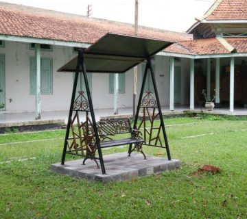 Gazebo kursi mangkunegaraan