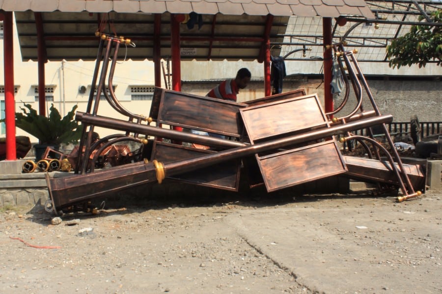 Tiang lampu kalipep