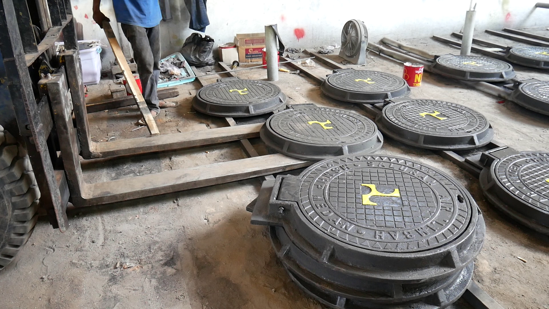Manhole cover