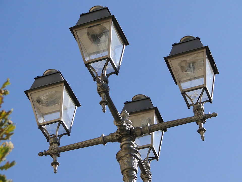 Tiang lampu sleman
