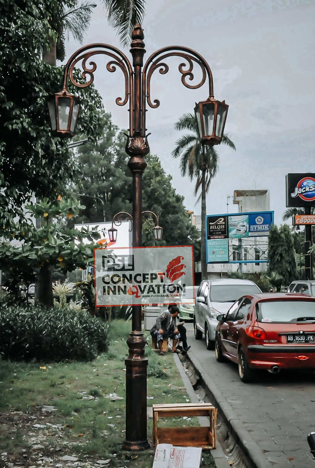 Tiang lampu maluku