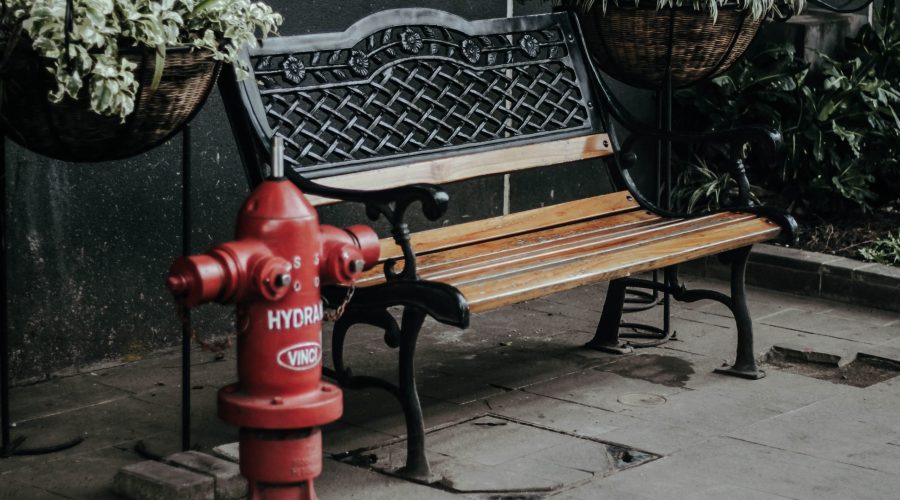 Furniture Cast Iron adalah perlengkapan rumah atau perabot rumah yang mencakup semua barang seperti kursi, meja, hingga coffe table yang terbuat dari material besi cor atau cast iron.