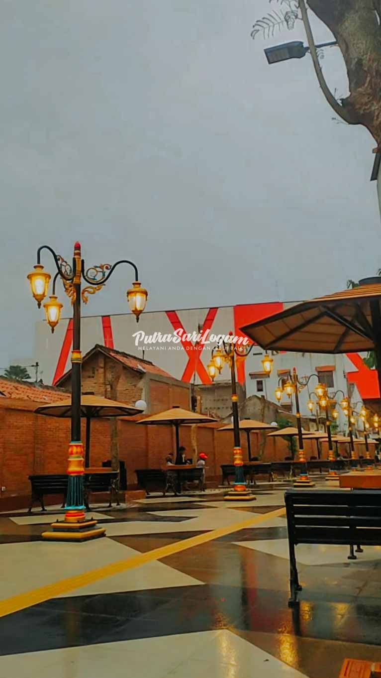 Tiang lampu kota madiun