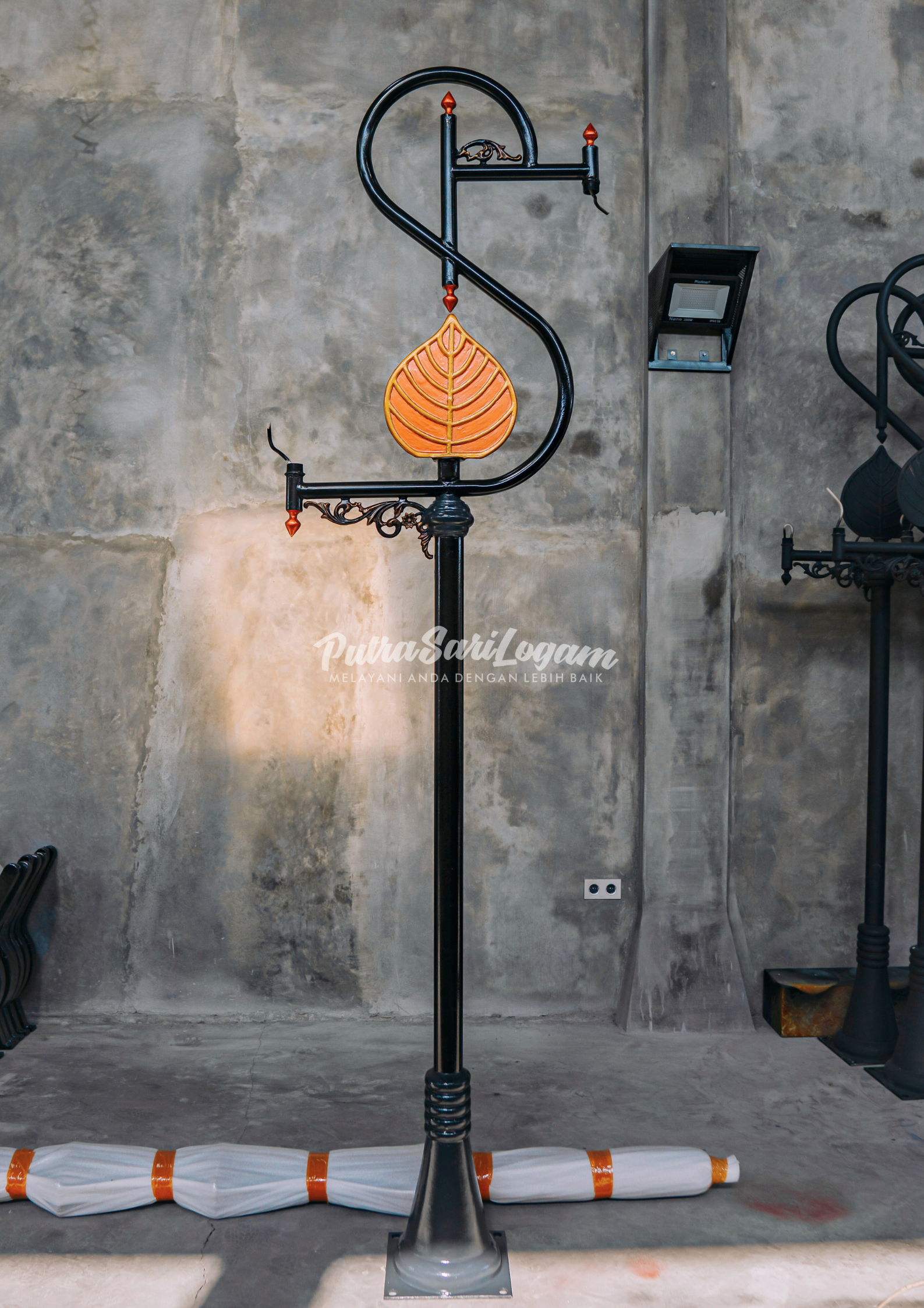 Tiang Lampu Untuk Batang