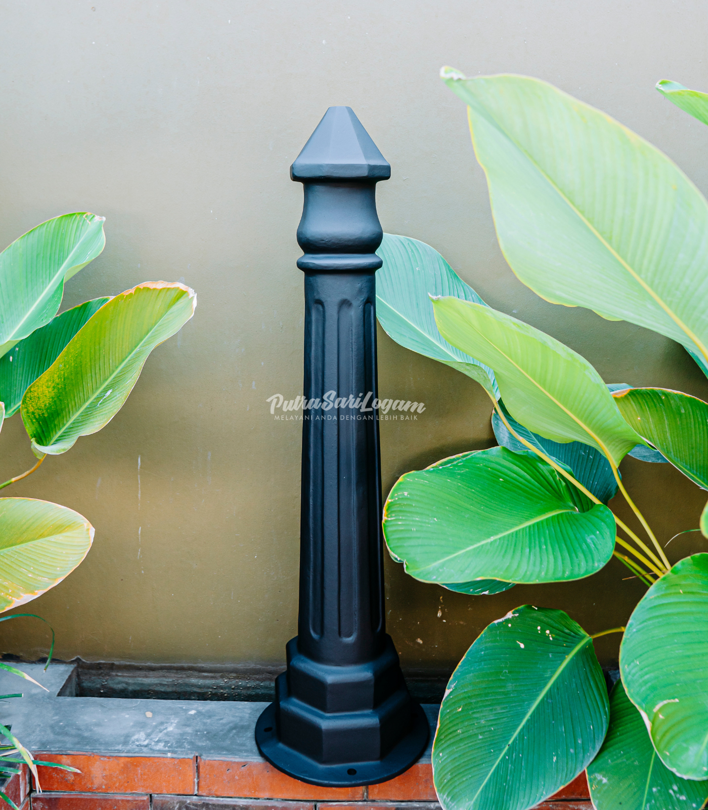Bollard Untuk Scientia Square Park
